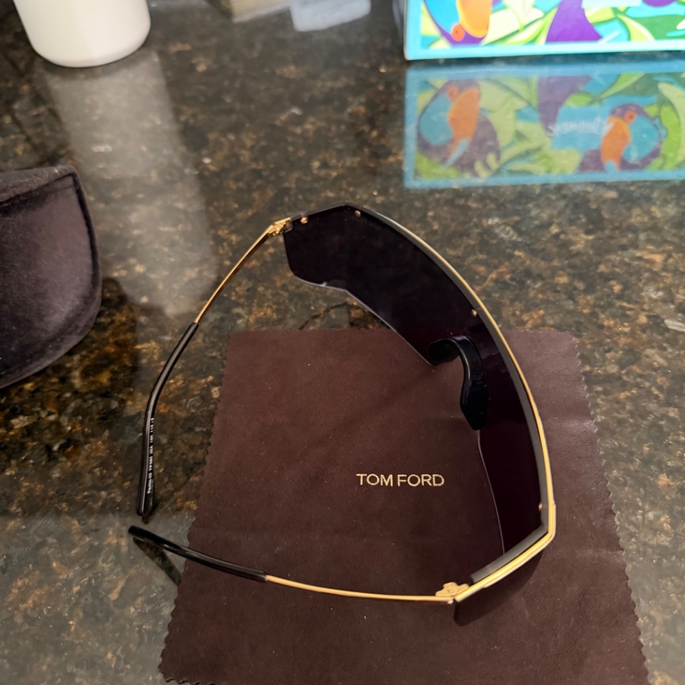 Tom Ford Pavlos FT0980 Mask Sunglasses - Picture 5 of 7